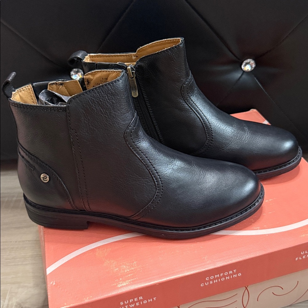 Easy Spirit Black Ankle Booties - Picture 5 of 9